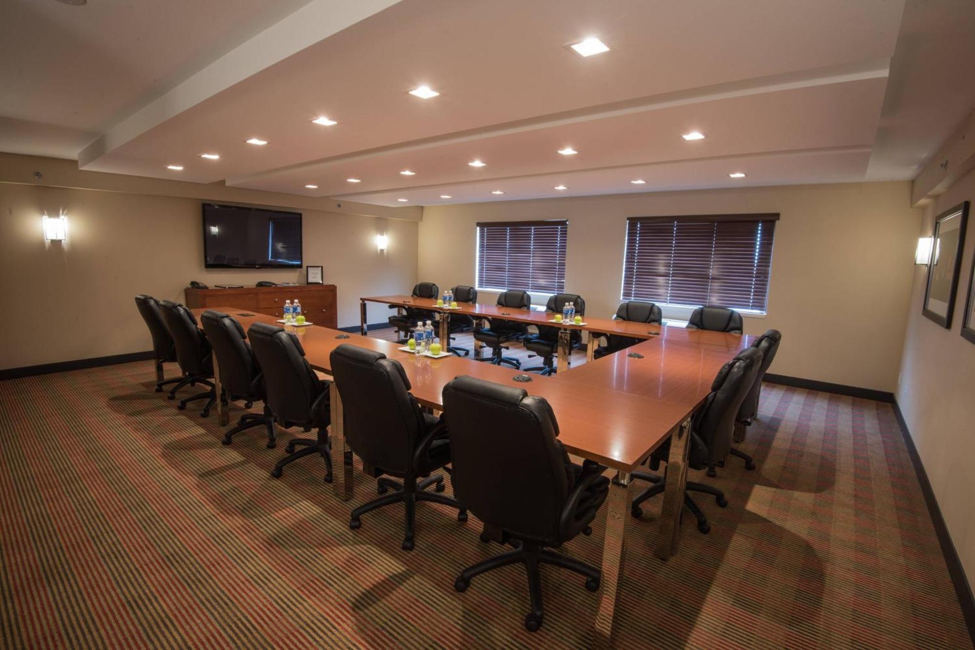 Four Points By Sheraton Winnipeg South מראה חיצוני תמונה