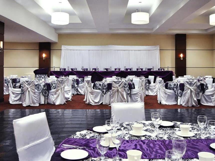Four Points By Sheraton Winnipeg South מראה חיצוני תמונה