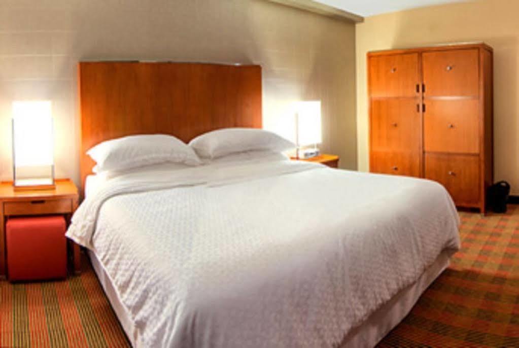 Four Points By Sheraton Winnipeg South מראה חיצוני תמונה